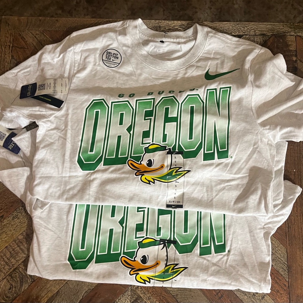 Set of 2 Nike White and Green Oregon Go Ducks  Graphic Tee size small